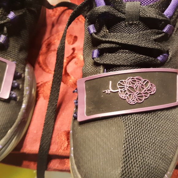 ( Listing# 114) Nike PG Score in Bunches size 2.5 - Picture 3 of 9